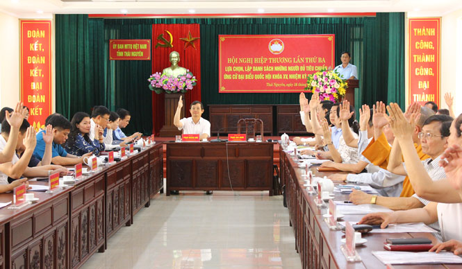 Lập danh sách những người đủ tiêu chuẩn ứng cử ĐBQH
