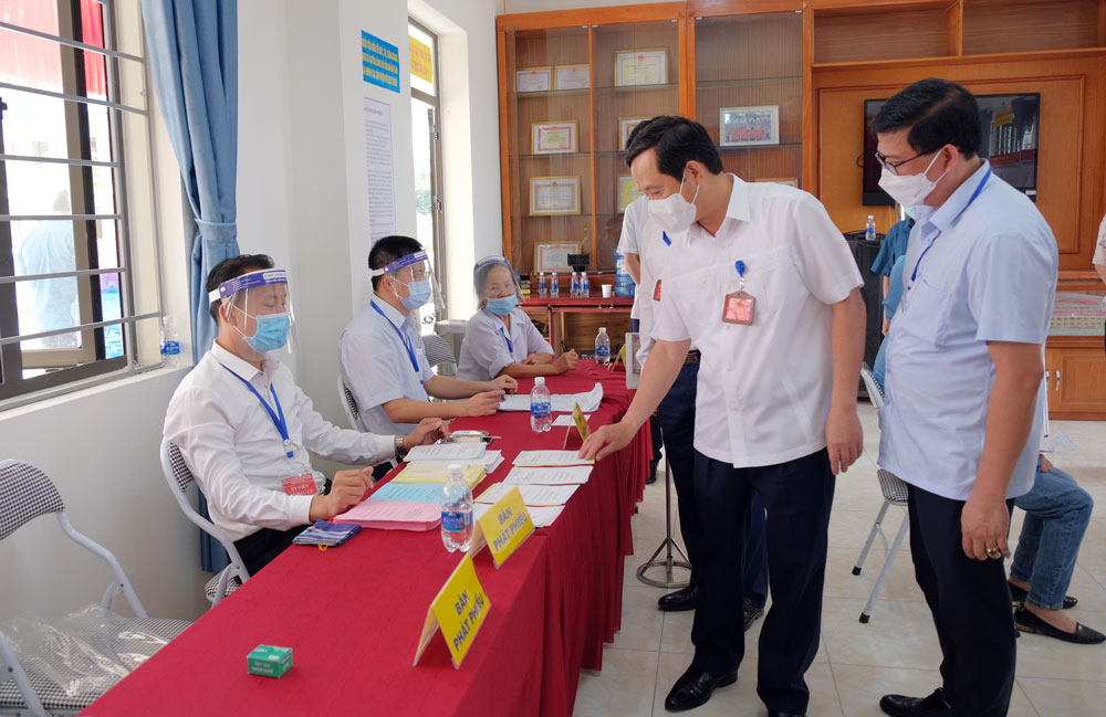 Kiểm tra, giám sát công tác tổ chức bầu cử