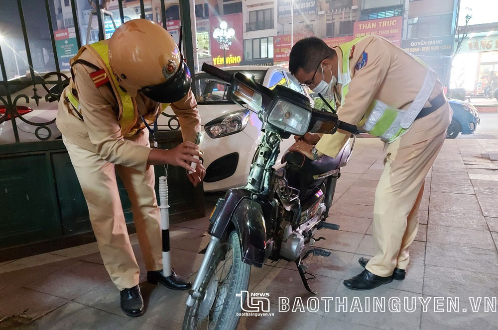 Đảm bảo an toàn giao thông tại T.P Thái Nguyên: Tuyên truyền đi đối với xử phạt nghiêm