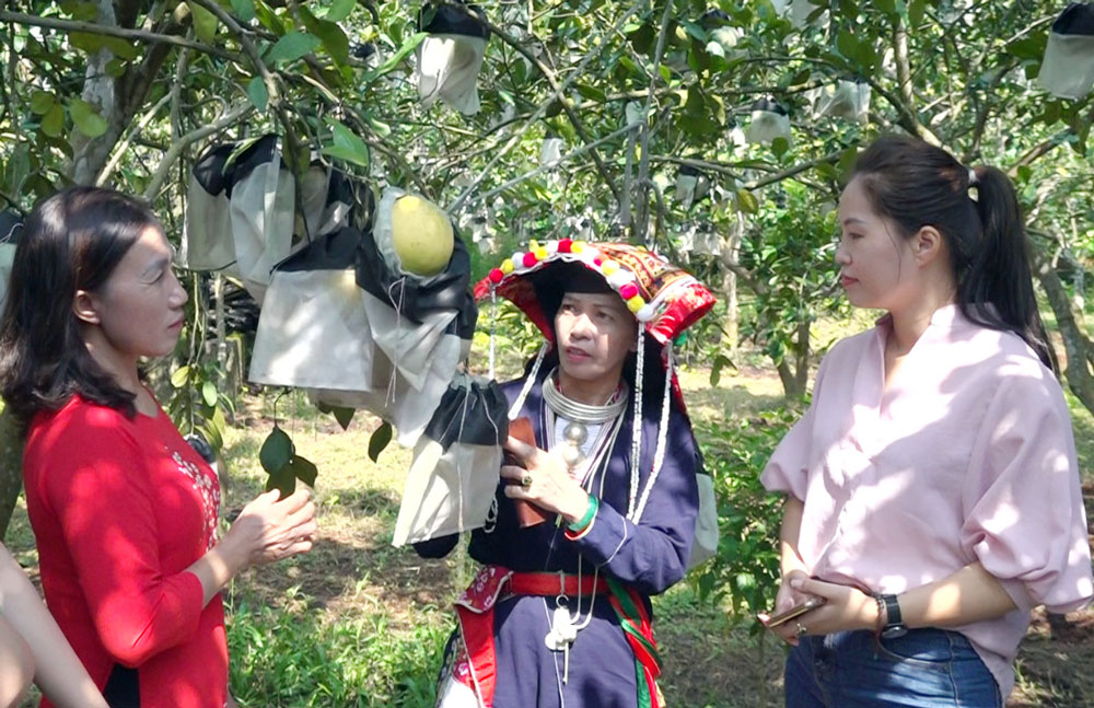 Gắn phát triển du lịch với văn hóa của đồng bào Dao