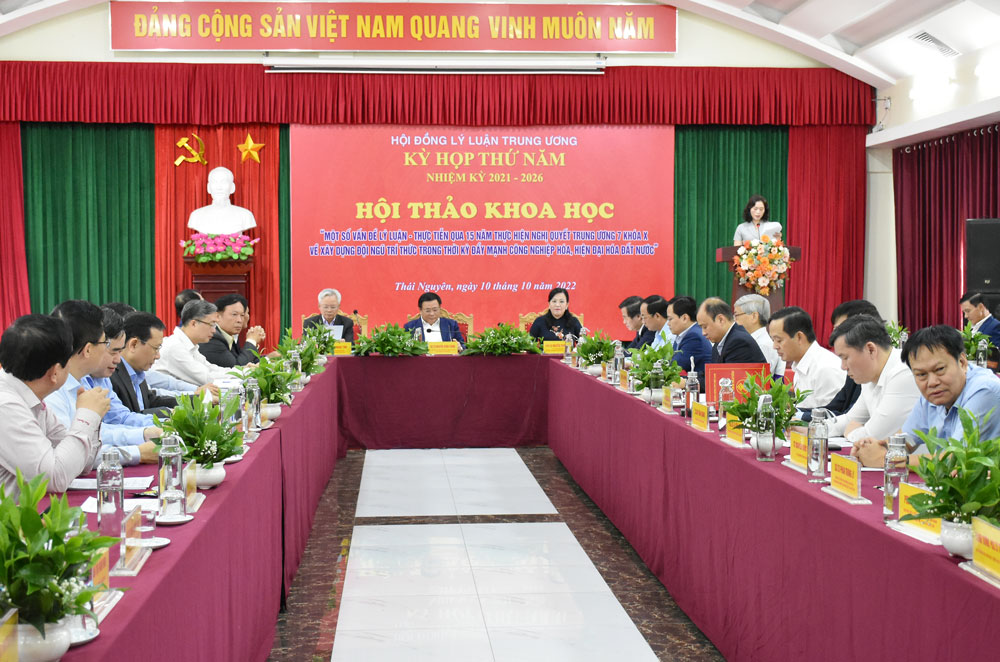 Xây dựng đội ngũ trí thức trong thời kỳ đẩy mạnh công nghiệp hóa, hiện đại hóa đất nước