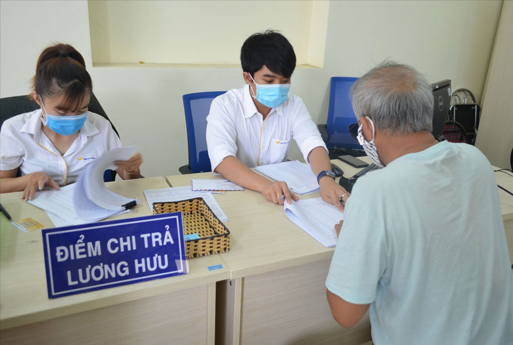 Thái Nguyên: Thí điểm chi trả trợ giúp xã hội không dùng tiền mặt
