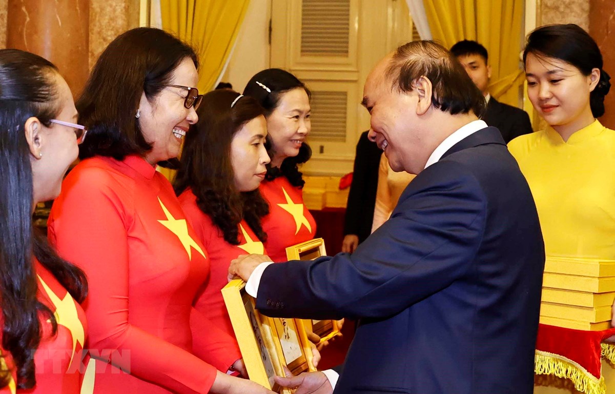 Chủ tịch nước: Những điển hình tiên tiến sẽ là hạt nhân để lan tỏa