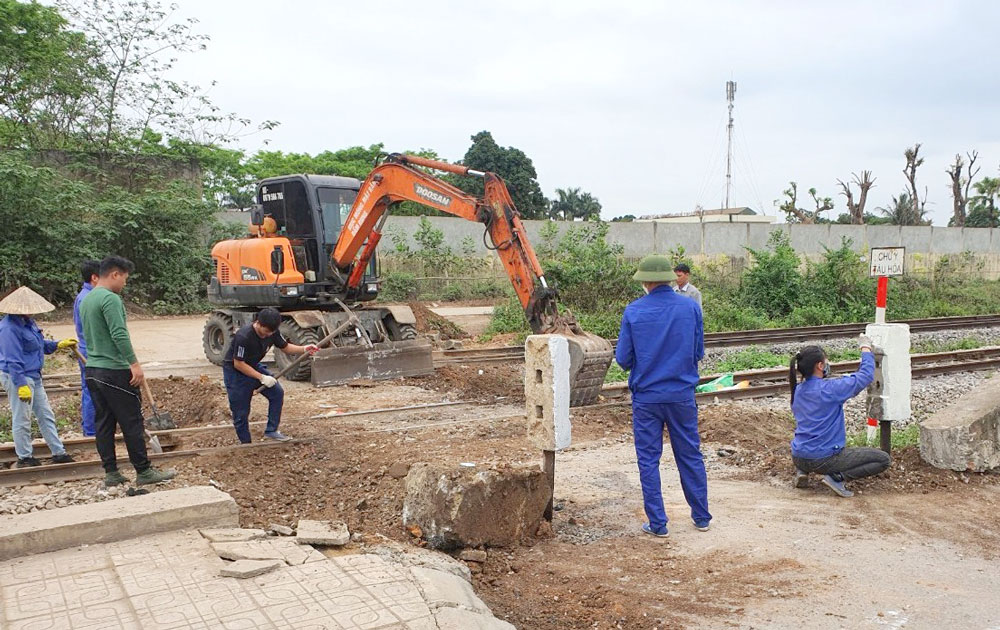 Đào tạo cán bộ “vừa hồng vừa chuyên” qua thực tiễn