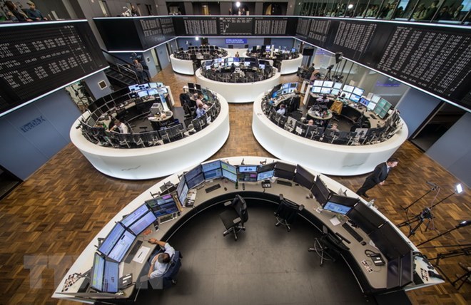 Thị trường chứng khoán châu Âu phục hồi, Phố Wall lao dốc