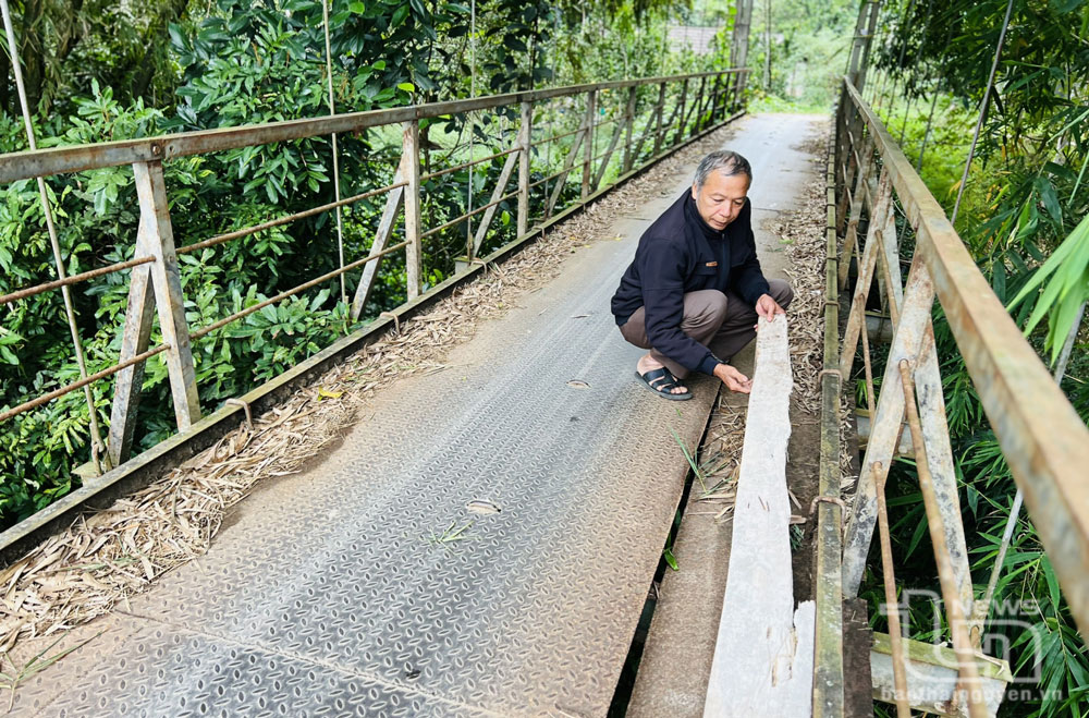 Người dân xóm Kẹ mong sớm có cầu cứng