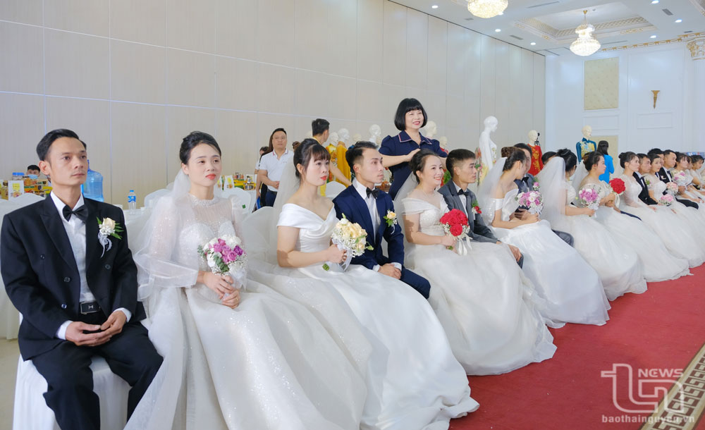 Tổ chức Lễ cưới tập thể cho 17 cặp đôi công nhân