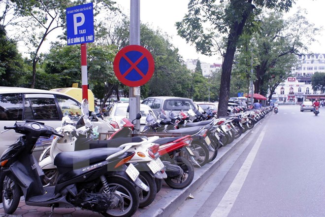 Hà Nội: Các điểm trông giữ xe tiếp tục tăng giá tùy tiện, bát nháo