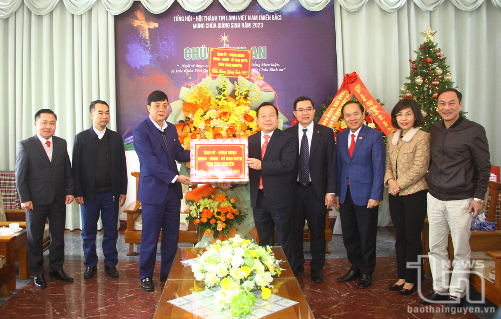 Lãnh đạo tỉnh Thái Nguyên thăm, chúc mừng Tổng hội Hội thánh Tin lành Việt Nam