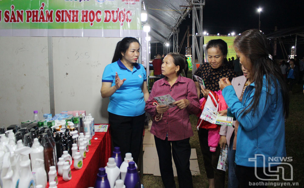 Khi hàng Việt về nông thôn, miền núi