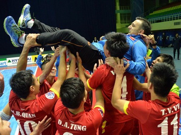 Lập kỳ tích, tuyển Futsal Việt Nam được thưởng 1 tỷ đồng