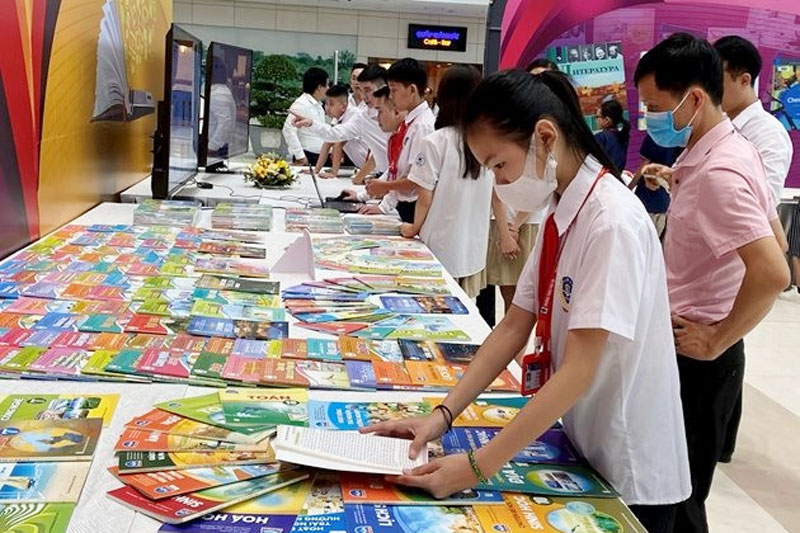 Đã có đủ danh mục sách giáo khoa mới của ba lớp cuối cấp