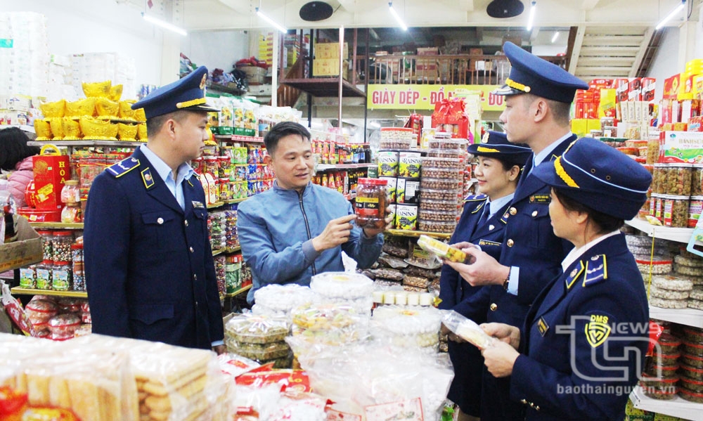TP. Thái Nguyên: Siết chặt quản lý thị trường Tết