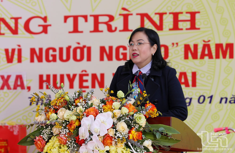 Đồng chí Bí thư Tỉnh ủy và Tổng Biên tập Báo Nhân Dân tham dự Tết vì người nghèo tại xã Thần Sa