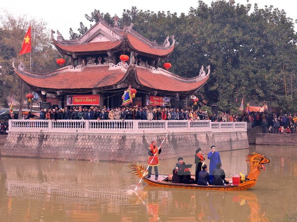 Du khách tấp nập trẩy hội Lim, hòa mình trong làn điệu Quan họ