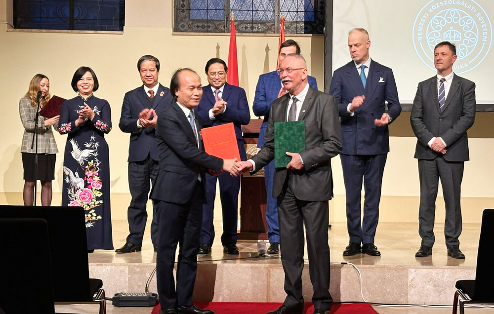 Việt Nam - Hungary tăng cường hợp tác về giáo dục