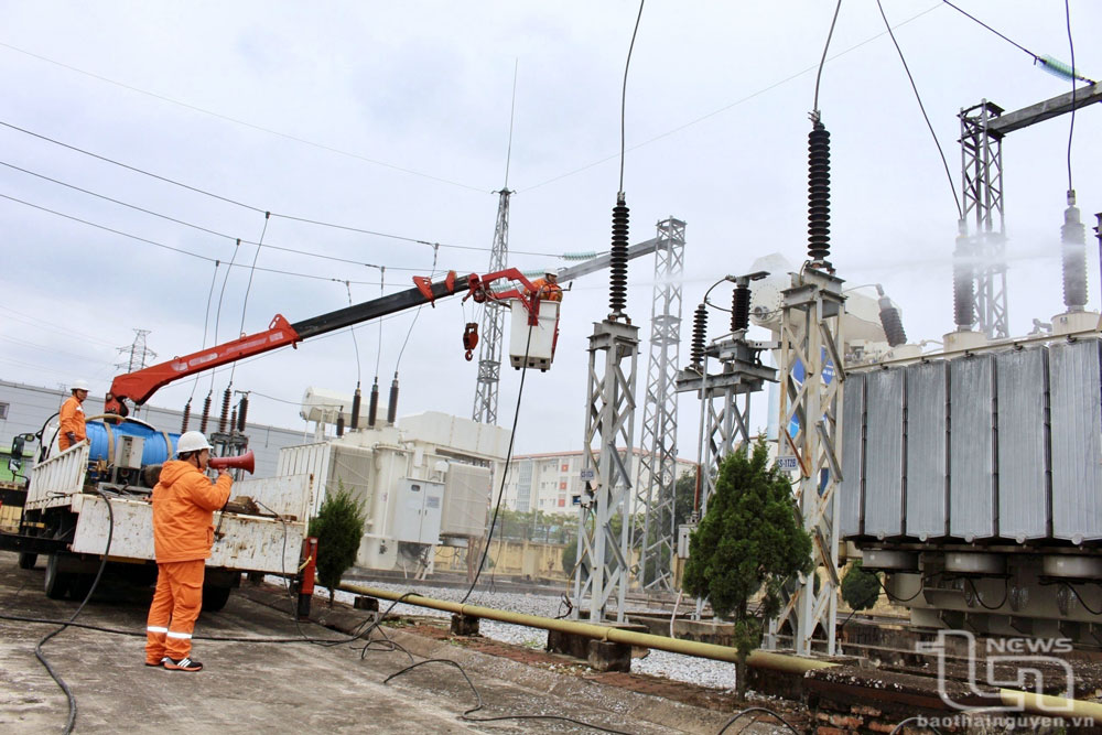 Thông suốt dòng điện dịp Tết