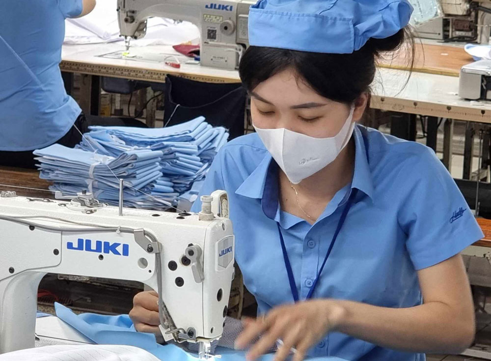 Trình Chính phủ mức tăng lương tối thiểu vùng 6% từ 1/7/2024