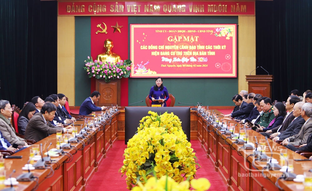 Gặp mặt các đồng chí nguyên lãnh đạo tỉnh qua các thời kỳ