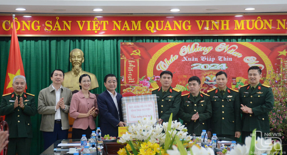 Lãnh đạo tỉnh động viên các đơn vị làm nhiệm vụ dịp Tết Nguyên đán