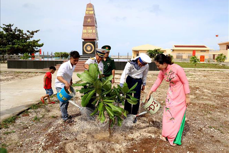 Chỉ thị về tổ chức Tết trồng cây và tăng cường quản lý, bảo vệ, phát triển rừng