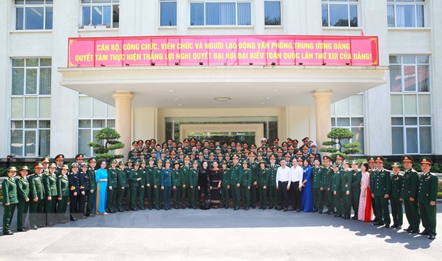 Thường trực Ban Bí thư gặp mặt đại biểu dự Đại hội Công đoàn Quân đội