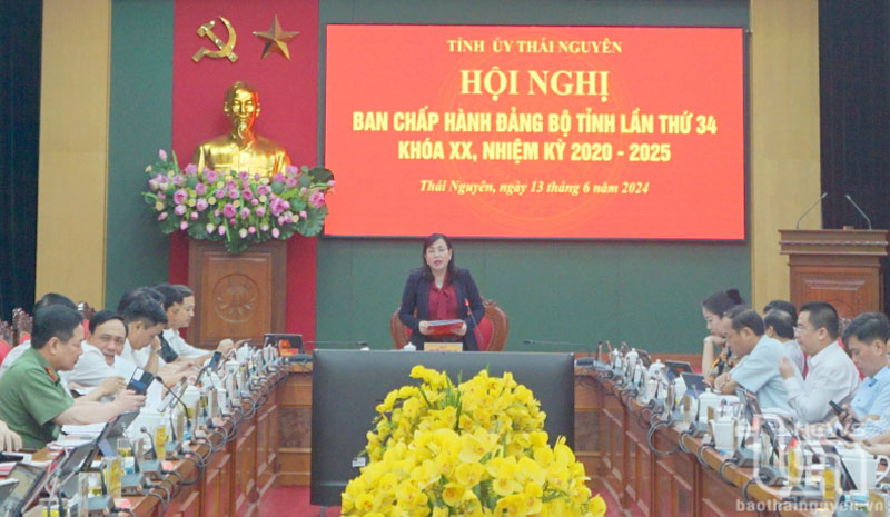 Tập trung bàn thảo những vấn đề quan trọng về phát triển kinh tế - xã hội