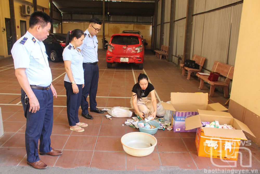 Tiêu hủy hơn 200 sản phẩm hàng hóa nhập lậu