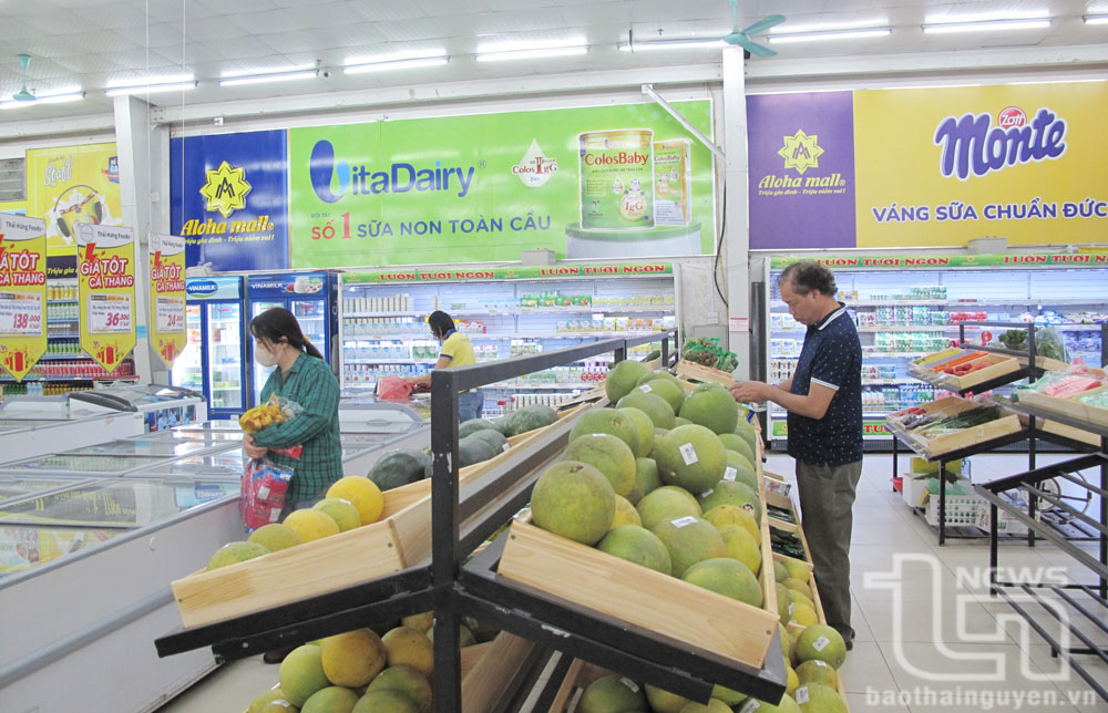 Giữ ổn định giá hàng hóa sau tăng lương