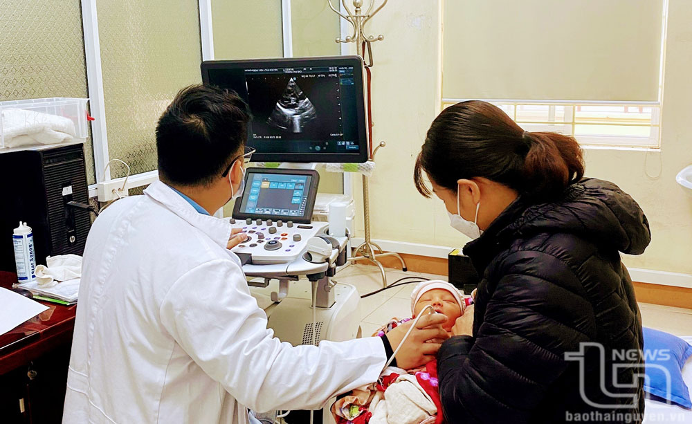 Cần siêu âm tim sàng lọc trước sinh cho trẻ