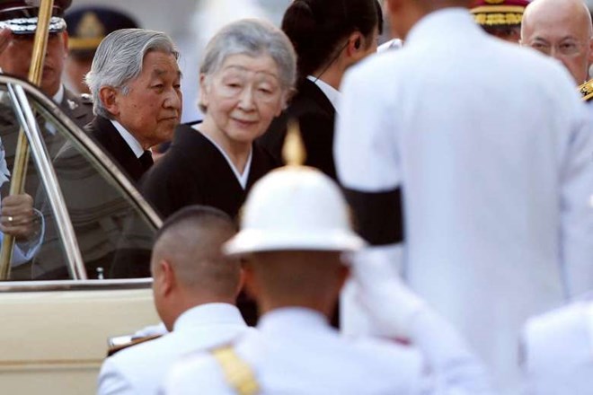 Nhà vua Nhật Bản Akihito viếng cố Quốc vương Thái Lan