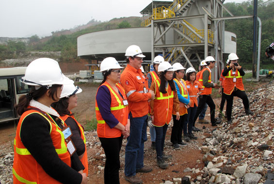 CLB nhà báo nữ Thái Nguyên: Tổ chức đi thực tế tại Nuiphao Mining