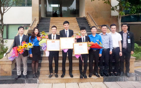 Ban thường vụ Tỉnh đoàn: Trao Bằng khen cho nhóm tác giả đạt giải Nhất cuộc thi Ý tưởng sang tạo khởi nghiệp