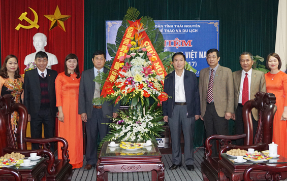 Lãnh đạo tỉnh chúc mừng nhân Ngày truyền thống ngành Thể dục thể thao