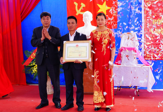 Xóm Bầu đón nhận danh hiệu Làng văn hóa 3 năm liên tục