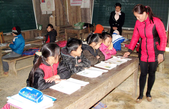 Tăng cường dạy tiếng Việt cho học sinh vùng dân tộc thiểu số