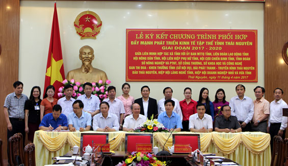 Ký kết Chương trình phối hợp đẩy mạnh phát triển kinh tế tập thể