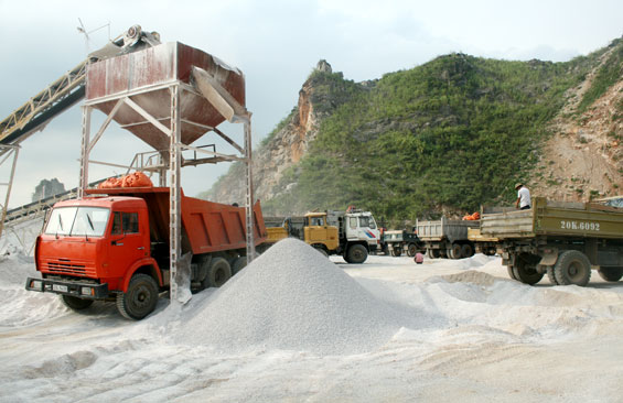 Sản xuất công nghiệp quý 1: Vẫn tăng dù một số sản phẩm giảm sâu