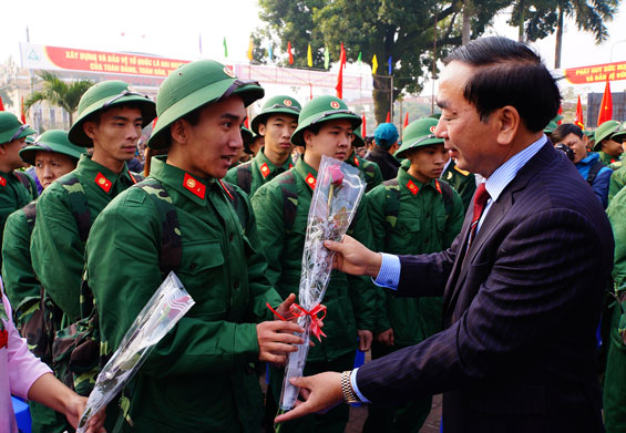 Tập trung xây dựng lực lượng vũ trang tỉnh chính quy, tinh nhuệ, từng bước hiện đại