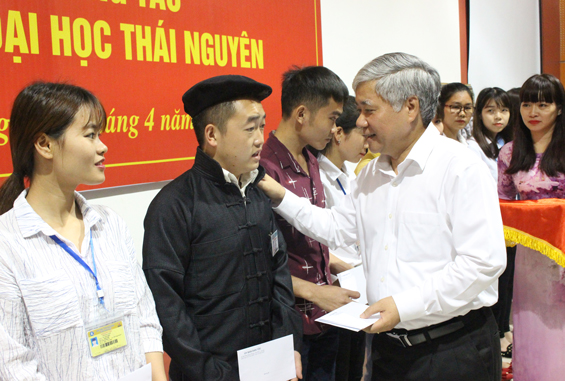 Bộ Trưởng, Chủ nhiệm Ủy ban Dân tộc làm việc tại Đại học Thái Nguyên