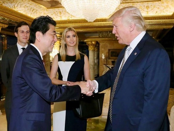 Thủ tướng Abe cam kết là đồng minh với Mỹ, mong gặp ông Trump