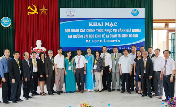 Khảo sát, đánh giá chất lượng trường đại học
