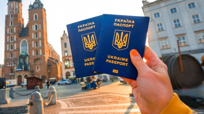 Liên minh châu Âu miễn thị thực cho các công dân Ukraine
