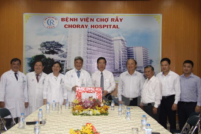 Thái độ chu đáo của y, bác sỹ là 
