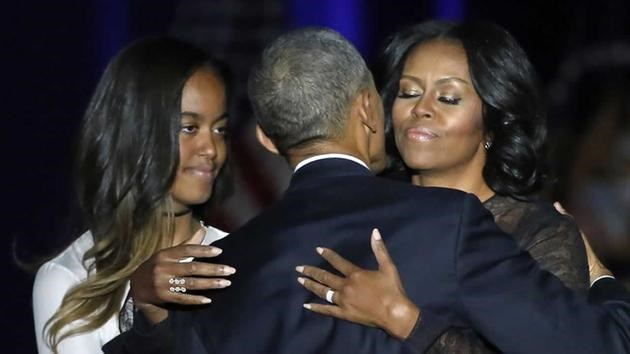 Tổng thống Mỹ Barack Obama rơi lệ khi nói về vợ và con gái