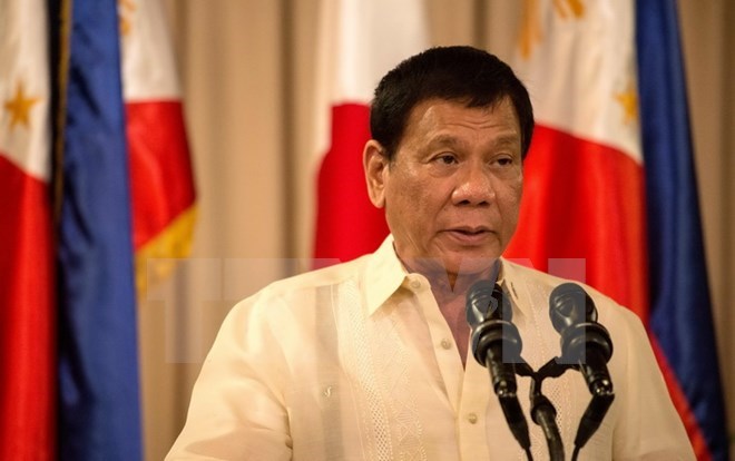 Ông Duterte dọa ném bom nếu quân nổi dậy Philippines tấn công