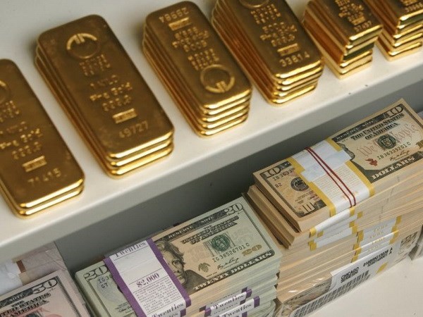 Giá vàng thế giới chịu sức ép trước sự tăng giá của đồng USD