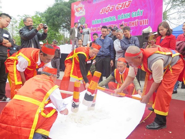 Đặc sắc hội thi bánh chưng, bánh dày tại Lễ hội Côn Sơn-Kiếp Bạc