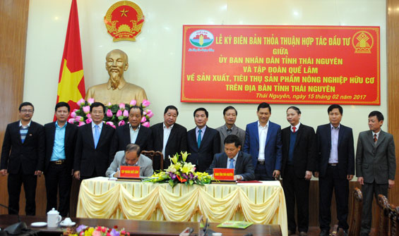 Ký thỏa thuận hợp tác đầu tư sản xuất, tiêu thụ sản phẩm nông nghiệp hữu cơ