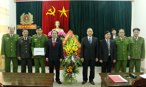 Khen thưởng đột xuất cho tập thể Công an T.X Phổ Yên